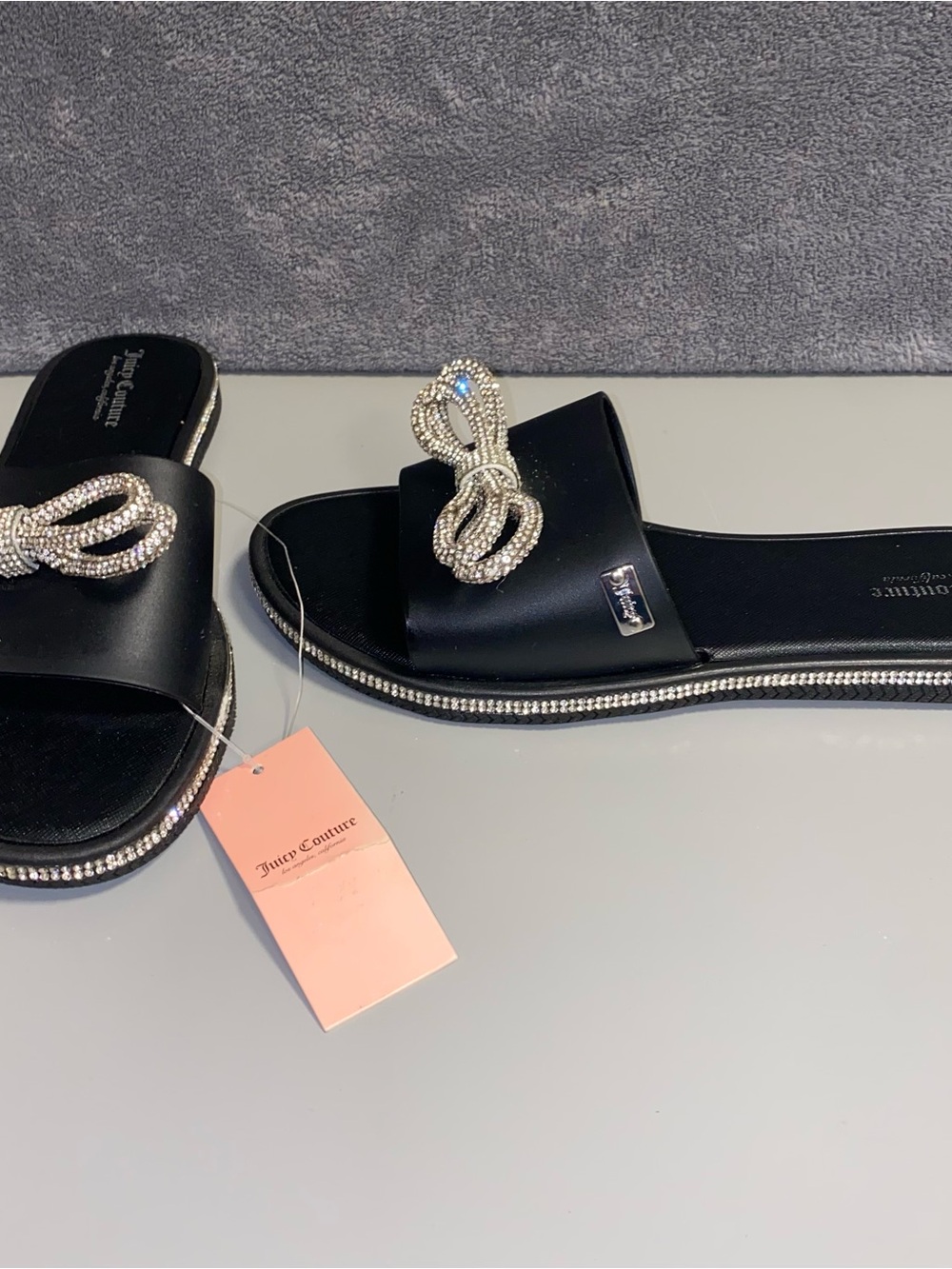 Juicy Couture Size 8M "Yvon" Rhinestone Bow Slide Sandals